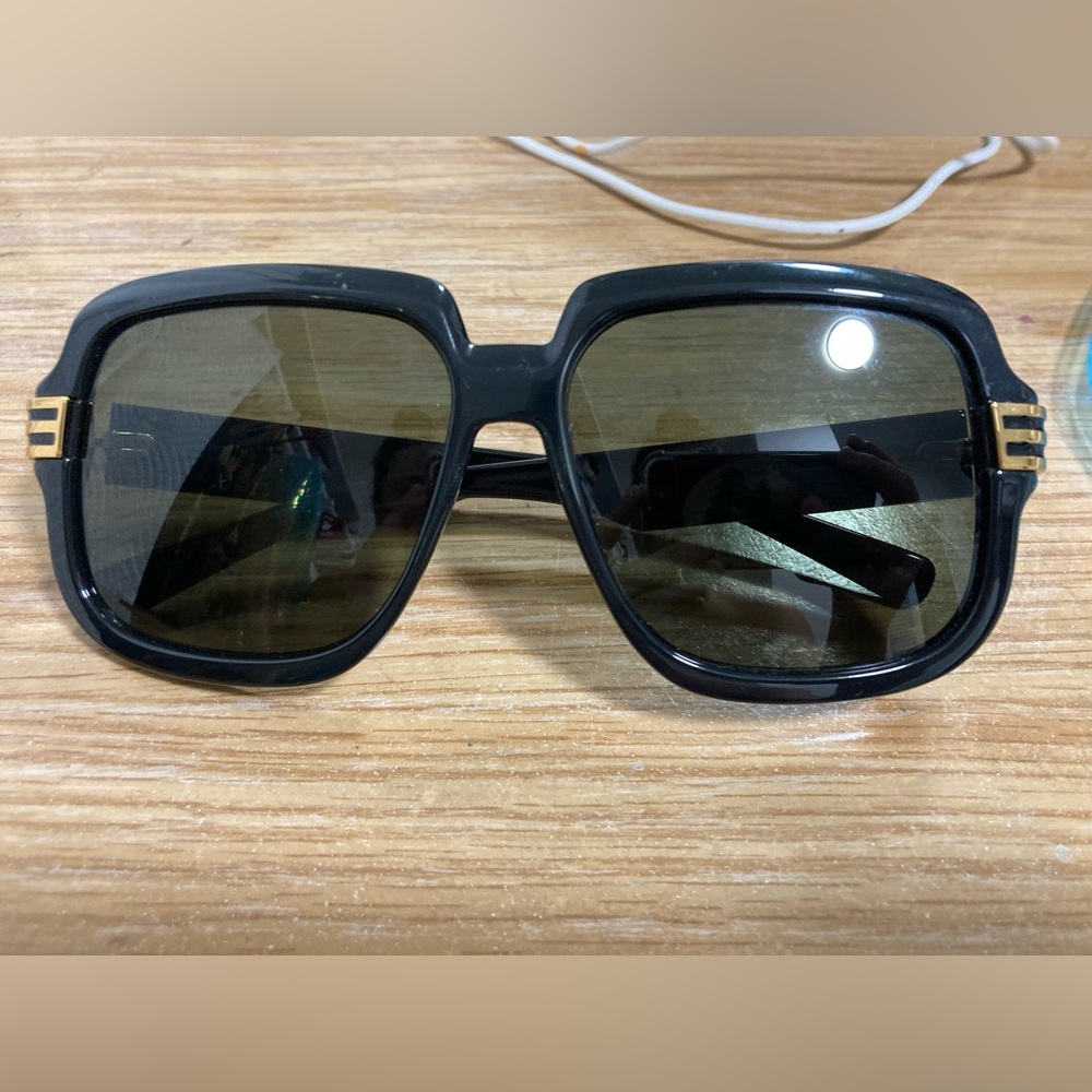 Gucci sunglasses with case